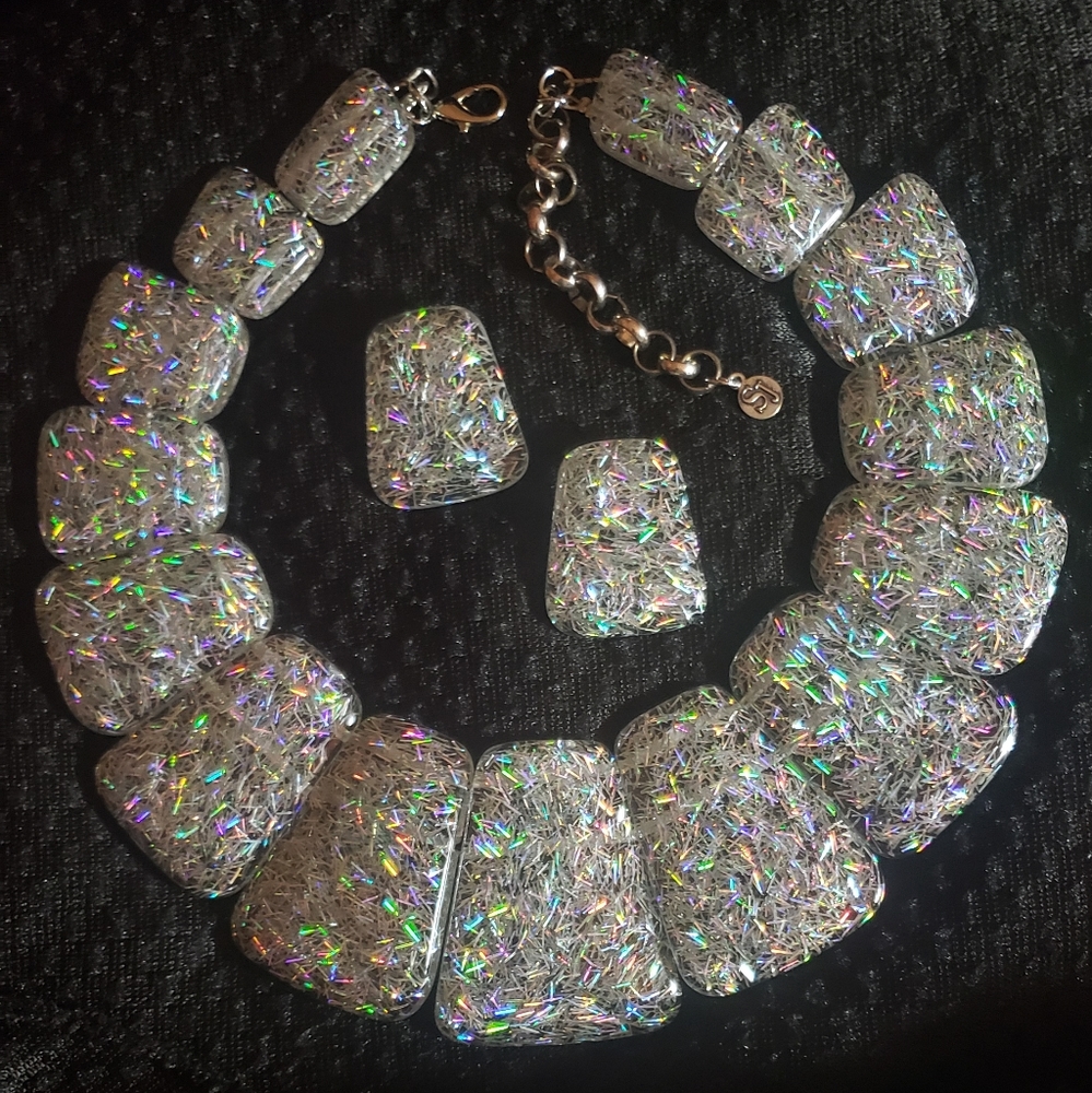 Sassy Jones Olivia Bib & Earrings - Silver